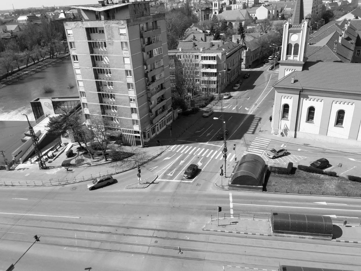 Ana'S Apartment Oradea Eksteriør billede